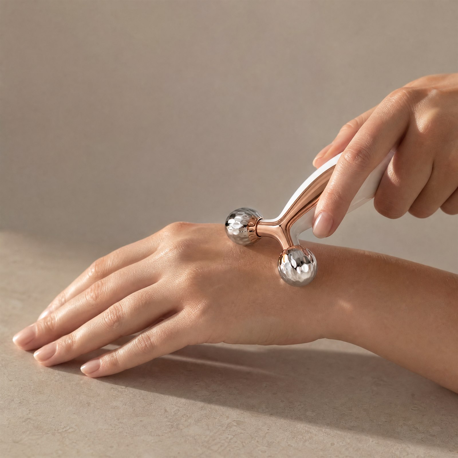 Microcurrent Facial Toning Wand - use